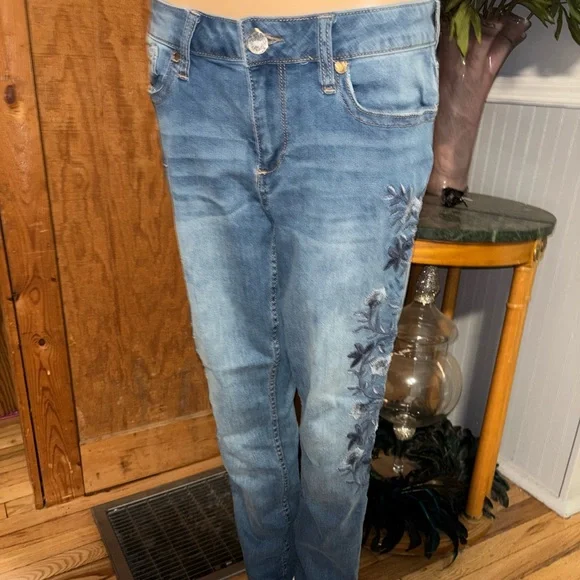 Seven7 Skinny Jeans Size 12 Embroidered Floral - Picture 1 of 8